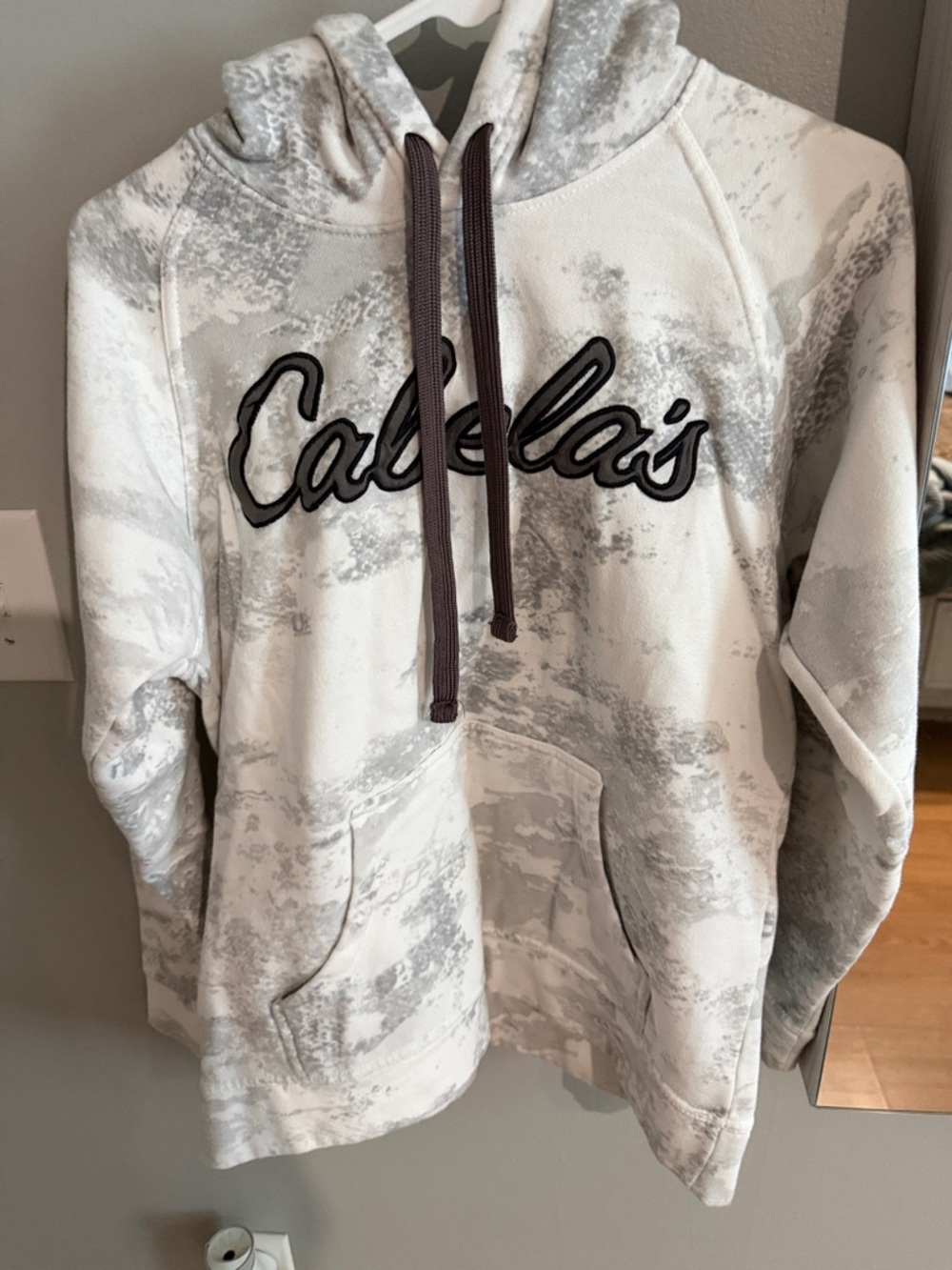 Cabela's White & Gray Marbled Logo Hooded Pullover